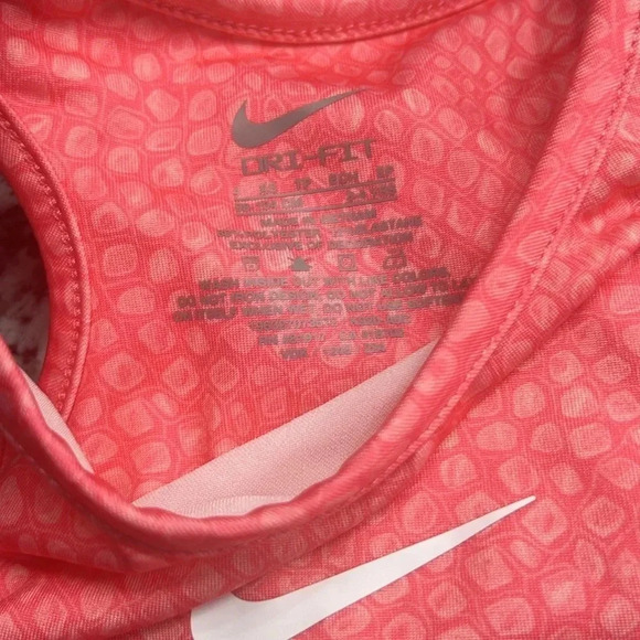 Toddler Girl Pink Dry Fit Nike Two Piece set size 4 (XS) - Picture 3 of 6